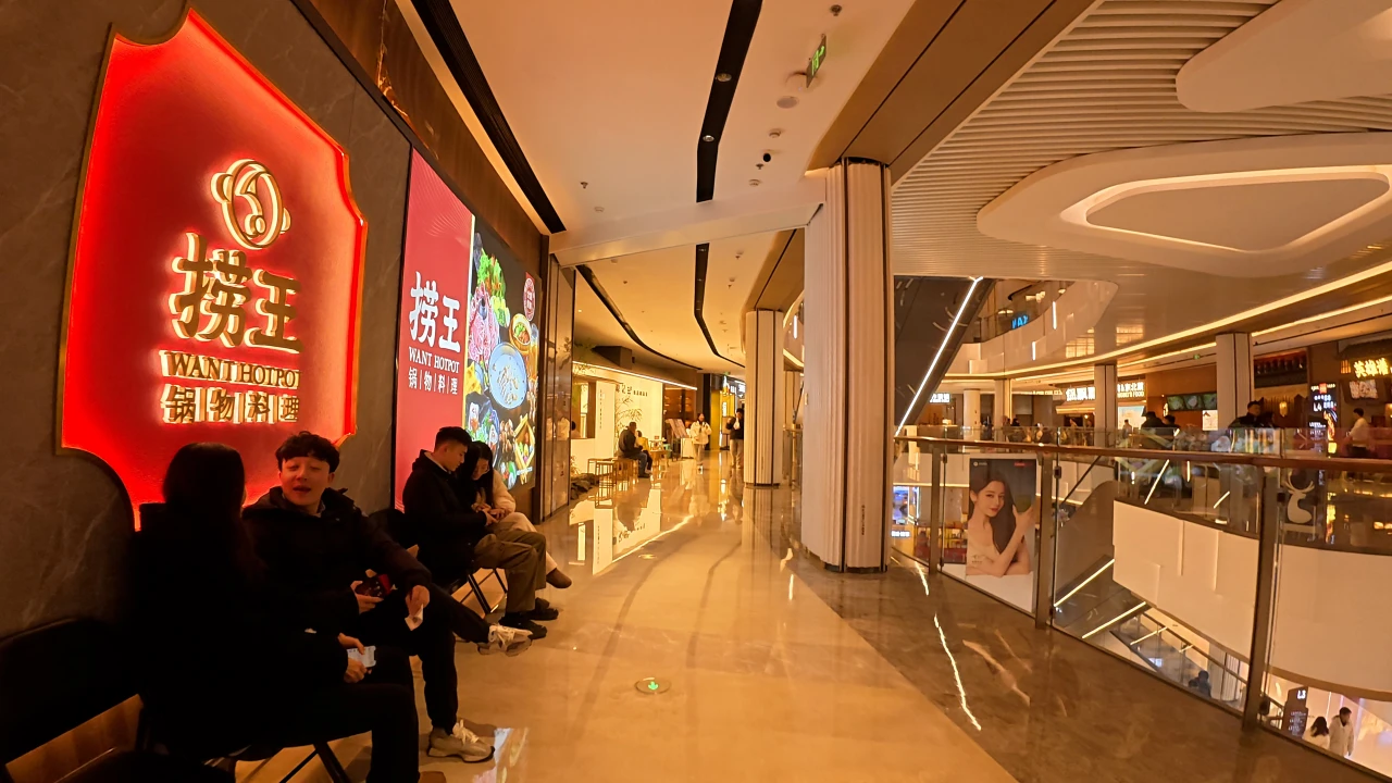 其他的餐饮店都是为多人准备的